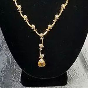 Avon extraordinary briolette vine necklace